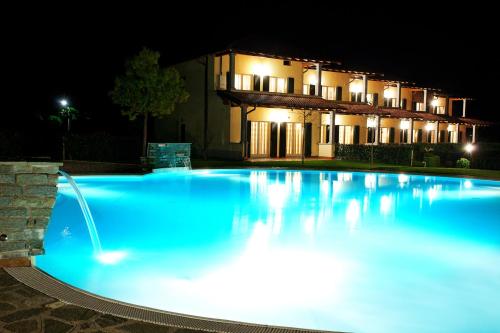 Piscina en o cerca de Tremezzo Residence-11 apartments to choose from in an exclusive residence by Italian Apartments