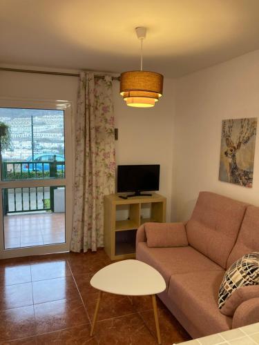 TV a/nebo společenská místnost v ubytování Carolina Apt 6 Gran Canaria