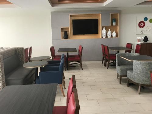 Holiday Inn Express Orlando - South Davenport by IHG photo 44