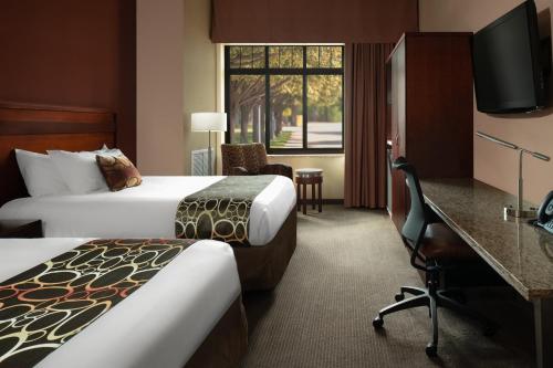 Riverside Casino & Golf Resort – Photos 5