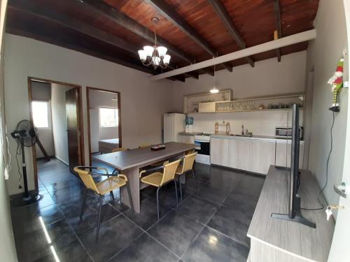 Η κουζίνα ή μικρή κουζίνα στο Terrazas de la Quinta - Cabañas de Montaña