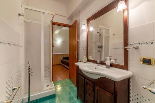 GuestHost - San Pietro Cozy Apartment with Terrace!