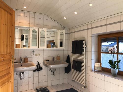 Phòng tắm tại Ferienhaus am Hocheck
