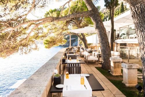 Majoituspaikan Villa Dubrovnik ravintola tai vastaava paikka