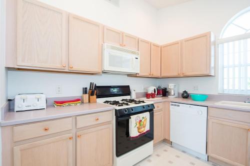Making Dreams 4BR Family Villa with Pool and Game Room Near Disney Parks photo 68