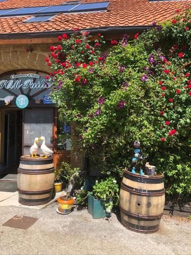 Κήπος έξω από το Chambres d'Hôtes Pom' Paille