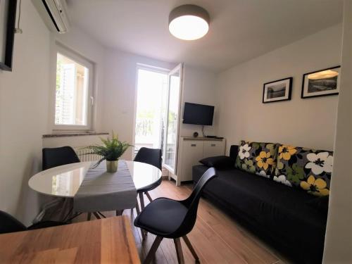 Gallery image of Apartments Vedrana in Dobrinj