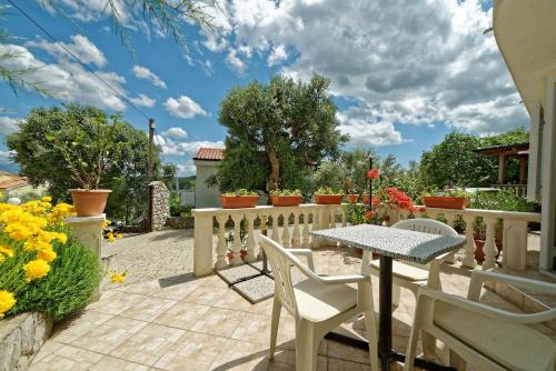Gallery image of Apartments Vedrana in Dobrinj