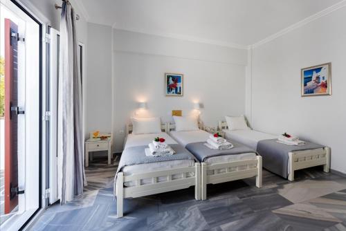 Gallery image of Irene Hotel - Beachfront in Parikia