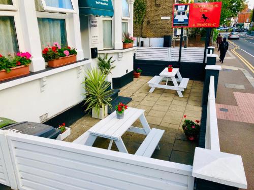 Trinity House Hotel Image