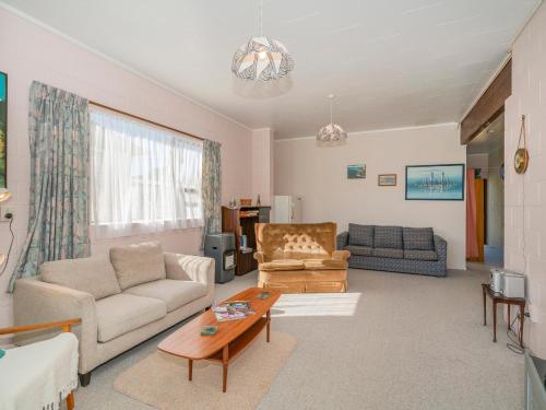 Gallery image of Cosy at Cooks - Cooks Beach Downstairs Unit in Cooks Beach