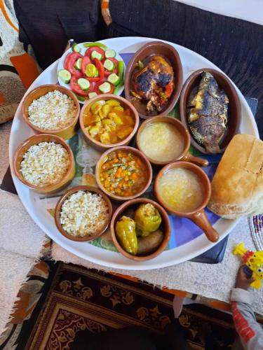 Comida en la casa de huéspedes o alrededores