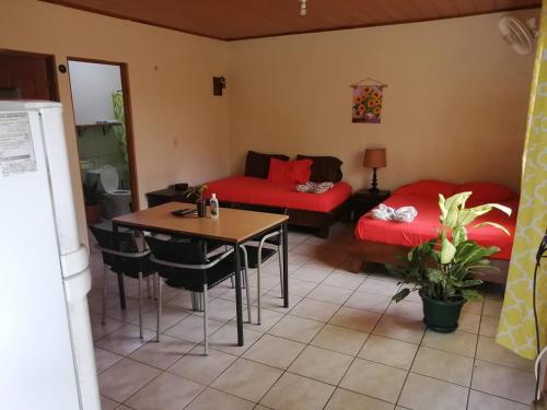 Una cama o camas en una habitación de Cahuita Lodge