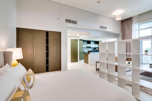 Gallery image of OSKENA Vacation Homes -The Lofts Boulevard Downtown in Dubai