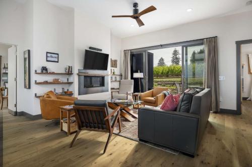 Μια τηλεόραση ή/και κέντρο ψυχαγωγίας στο Dundee Hills Villa