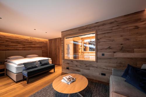 Arla Luxury Home