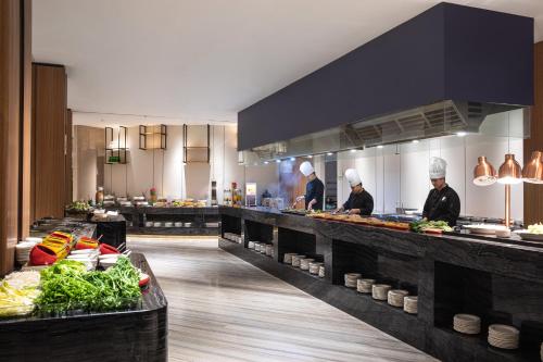 Makanan di atau berdekatan hotel