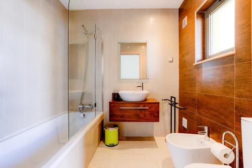 One Bedroom Apartment in Albur Village 1L