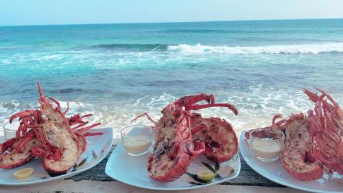 ホテルの敷地内または近くでの食事または食べ物