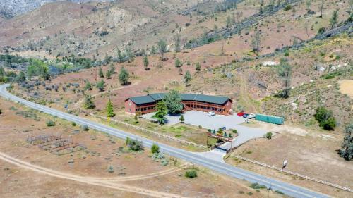 Corral Creek Lodge – Photos 2