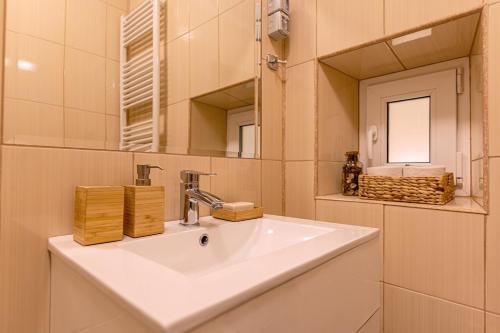 Salle de bains dans l'établissement Garden Hideout - Central Apartment