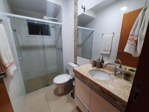 Bathroom sa ZEUS - MODERNO COM WIFI, melhor Localização,máx 4