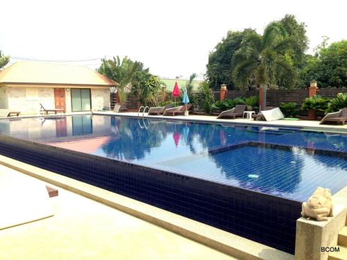 Kolam renang di atau dekat dengan PTK Residence