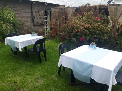Ein Restaurant oder anderes Speiselokal in der Unterkunft Greenhill Chalets Grootfontein 