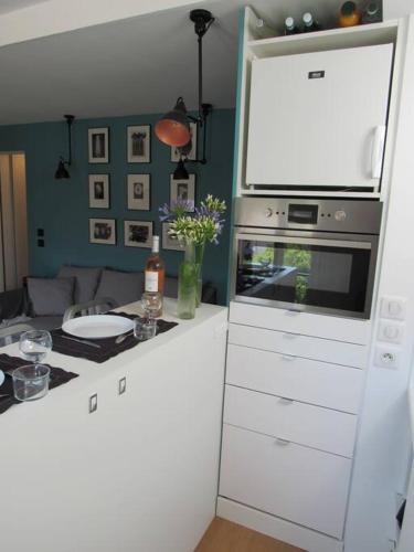 Homelivia, Lovely One bedroom flat Place GARIBALDI et PORT