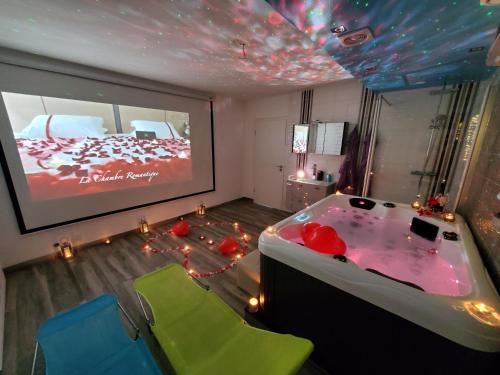 LE LOVELYHOME au Centre ville avec SPA JACUZZI et SAUNA proche gare et parking gratuit