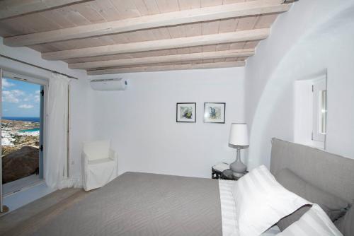 Χώρος καθιστικού στο Villa Ammonite with heated pool by Diles Villas