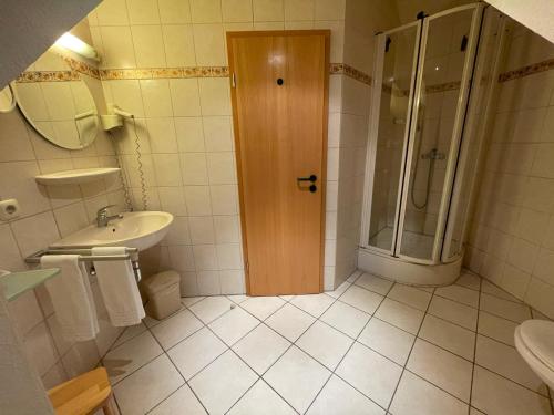 Ein Badezimmer in der Unterkunft Ellernhof