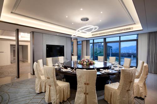 Televisyen dan/atau pusat hiburan di Holiday Inn Ningde Dijing by IHG