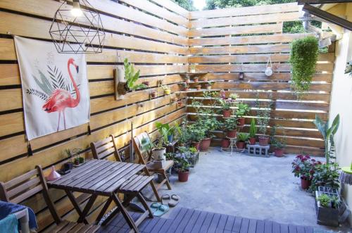 Κήπος έξω από το TT Guesthouse旅人時光民宿