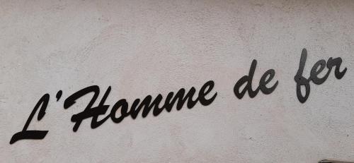 Photo de la galerie de l'établissement L' Homme de fer - gîte Kathy, à Bédoin