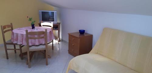 Gallery image of Studio Apartment Milica in Palit