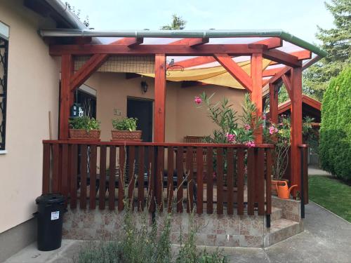 Afbeelding uit fotogalerij van Lily House in Balatonvilágos