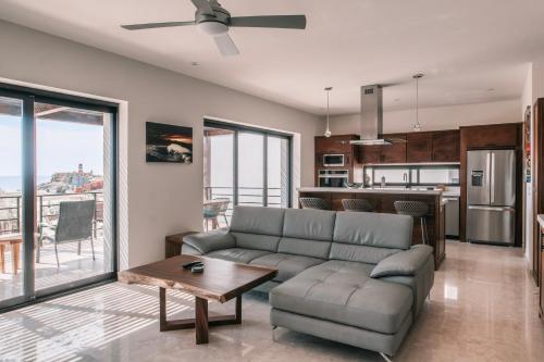 Η κουζίνα ή μικρή κουζίνα στο Cerritos Surf Residences