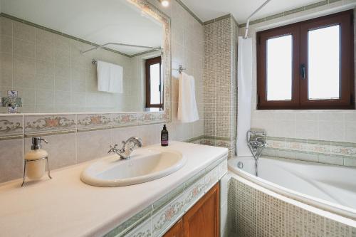 A bathroom at Ar & Al Luxury Villa