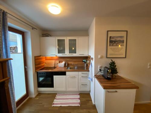 Una cocina o cocineta en Genner