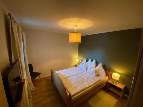 Una cama o camas en una habitación de Genner