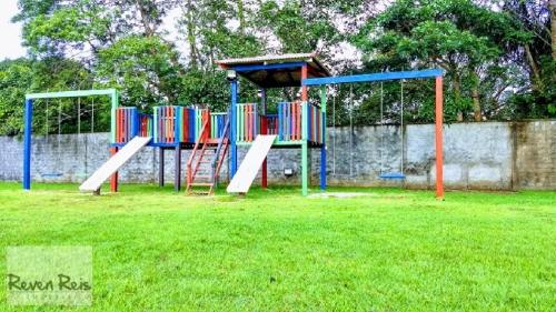 Otroško igrišče poleg nastanitve Quarto - Condomínio
