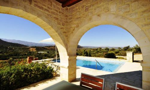 The swimming pool at or close to Villa Talea