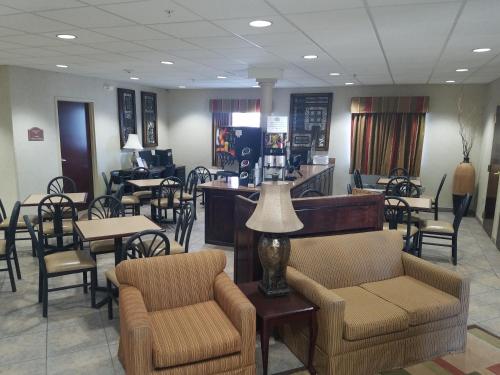 HomeTown Hotel – Photos 5