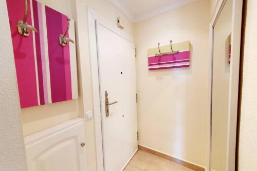 Et badeværelse på Boliches parking & beach