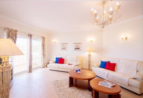 Villa Manihi - Moradia elegante com BBQ e piscina aquecível - Albufeira