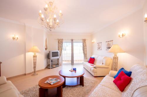 Villa Manihi - Moradia elegante com BBQ e piscina aquecível - Albufeira