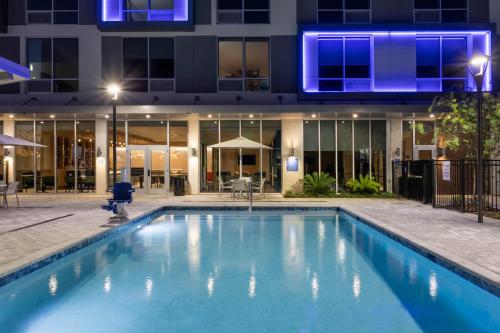 TRYP by Wyndham Orlando Image