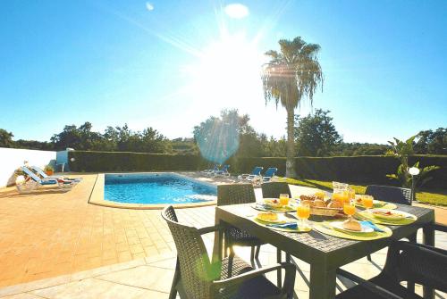 Villa Martinica - Refúgio tranquilo com piscina e BBQ - Guia, Albufeira