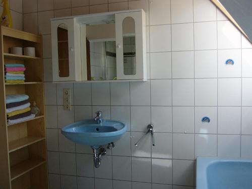 Kamar mandi di Ferienwohnung Neureuth